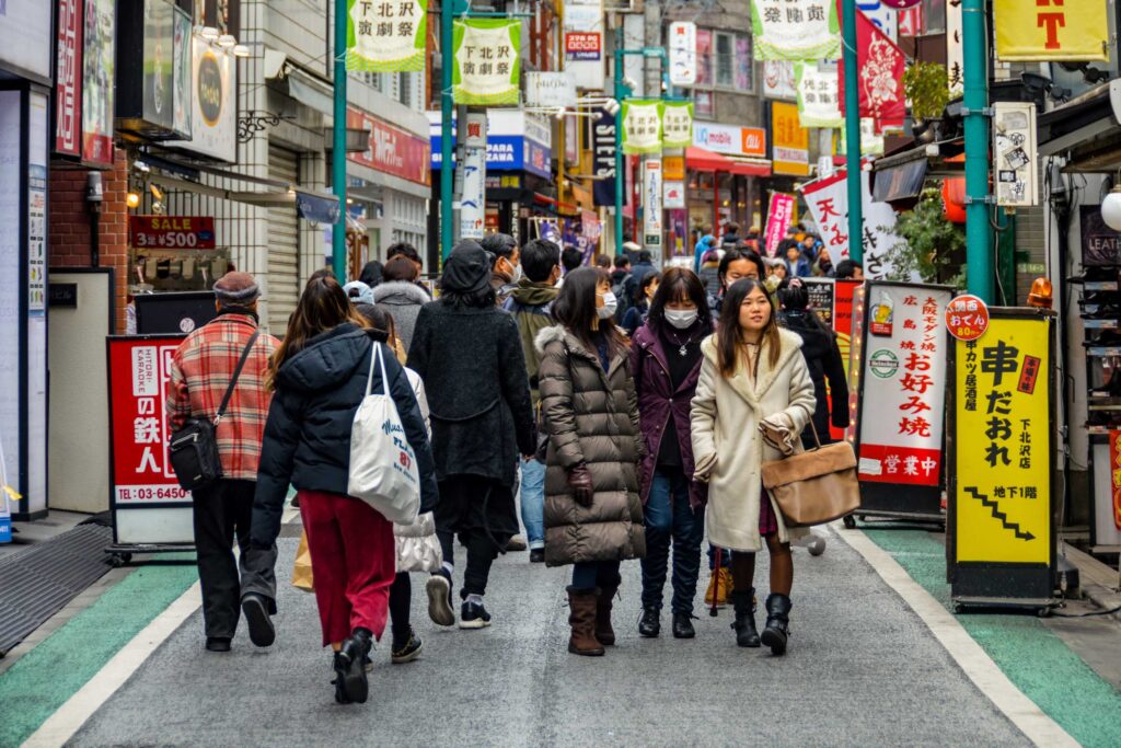 _people shopping in shopping street in Tokyo local guide
