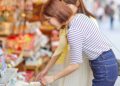 japanese women searching for gluten free food labels