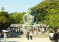 Day trips from Tokyo trains under 90 minutes photo 1 - TOKYOwebzine Visitor exploring a Kamakura temple on one of the best Tokyo day trips
